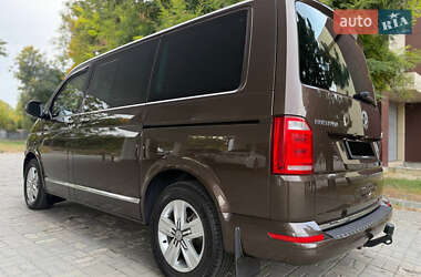 Минивэн Volkswagen Multivan 2016 в 