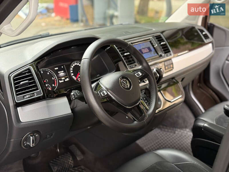 Минивэн Volkswagen Multivan 2016 в Днепре