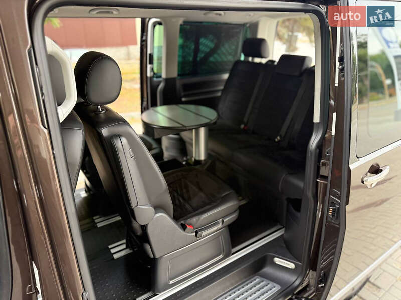 Минивэн Volkswagen Multivan 2016 в Днепре