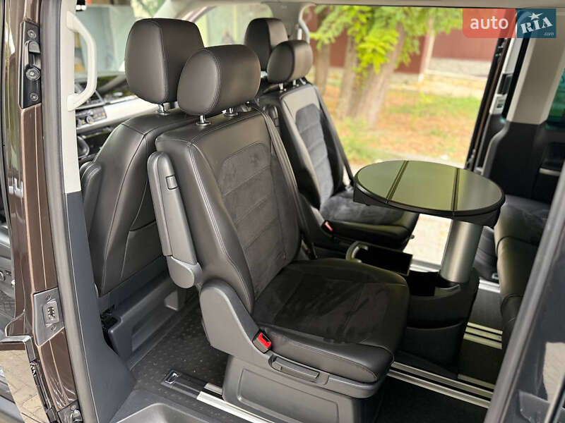 Минивэн Volkswagen Multivan 2016 в Днепре