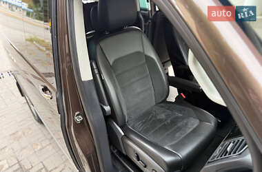 Минивэн Volkswagen Multivan 2016 в 