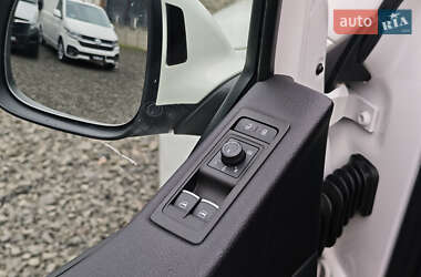 Мінівен Volkswagen Multivan 2019 в 