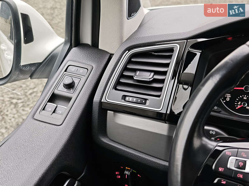 Минивэн Volkswagen Multivan 2019 в Луцке
