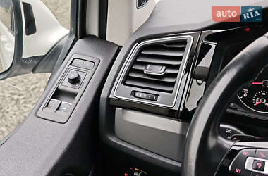 Мінівен Volkswagen Multivan 2019 в 