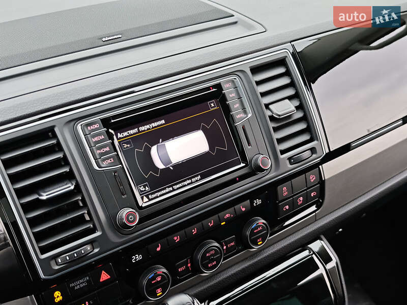 Минивэн Volkswagen Multivan 2019 в Луцке