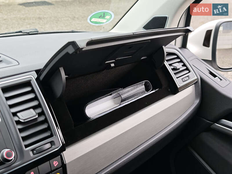 Минивэн Volkswagen Multivan 2019 в Луцке