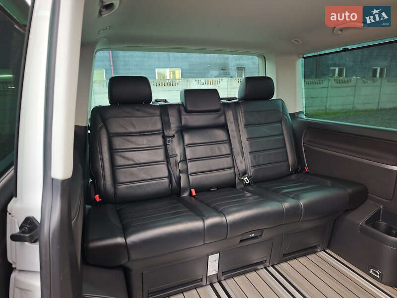 Минивэн Volkswagen Multivan 2019 в Луцке