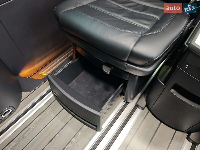 Минивэн Volkswagen Multivan 2019 в Луцке