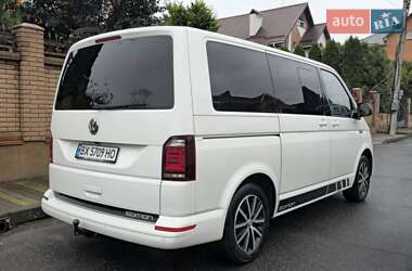 Мінівен Volkswagen Multivan 2017 в 