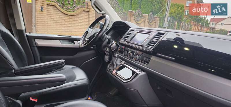 Минивэн Volkswagen Multivan 2017 в Хмельницком