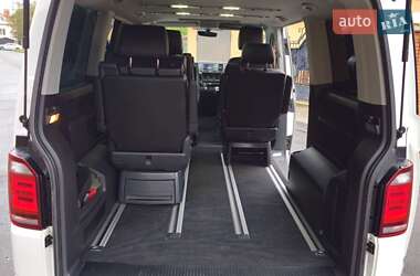 Мінівен Volkswagen Multivan 2017 в 