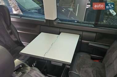 Мінівен Volkswagen Multivan 2017 в 