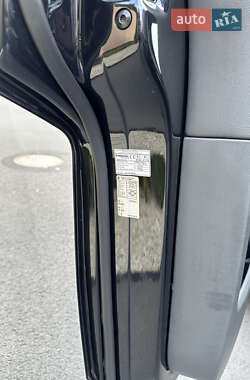 Минивэн Volkswagen Multivan 2012 в 
