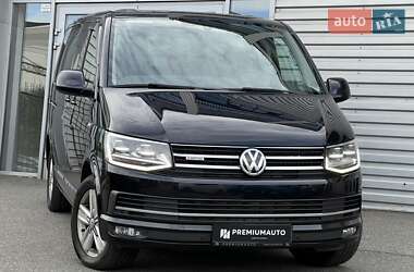 Минивэн Volkswagen Multivan 2015 в 