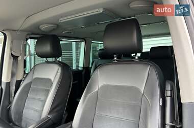 Минивэн Volkswagen Multivan 2015 в 