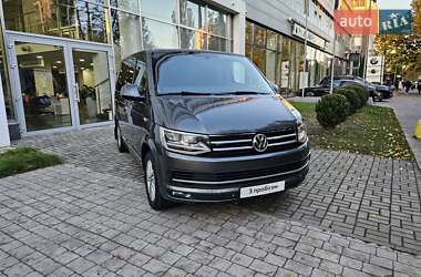 Мінівен Volkswagen Multivan 2015 в 