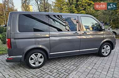 Мінівен Volkswagen Multivan 2015 в 