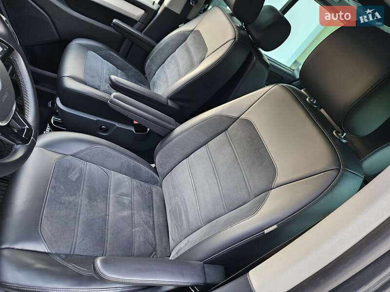 Минивэн Volkswagen Multivan 2015 в Киеве