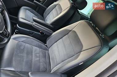 Мінівен Volkswagen Multivan 2015 в 