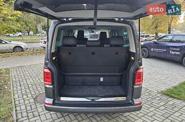 Мінівен Volkswagen Multivan 2015 в 