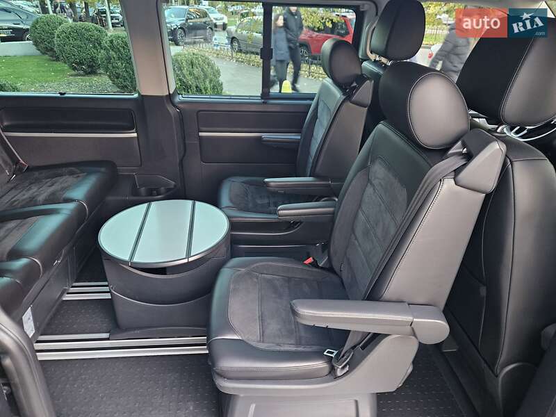 Минивэн Volkswagen Multivan 2015 в Киеве
