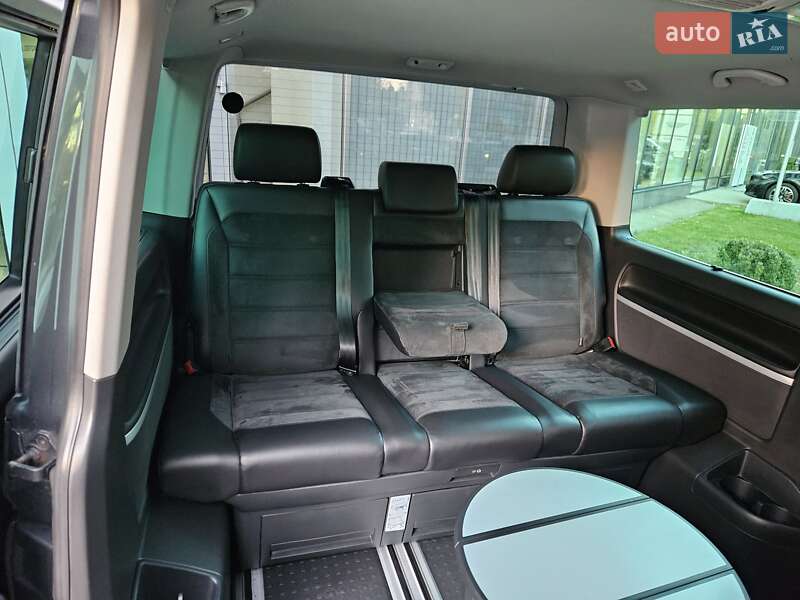 Минивэн Volkswagen Multivan 2015 в Киеве