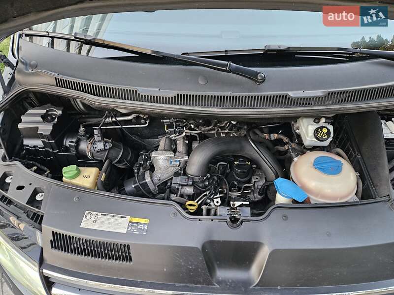Минивэн Volkswagen Multivan 2015 в Киеве