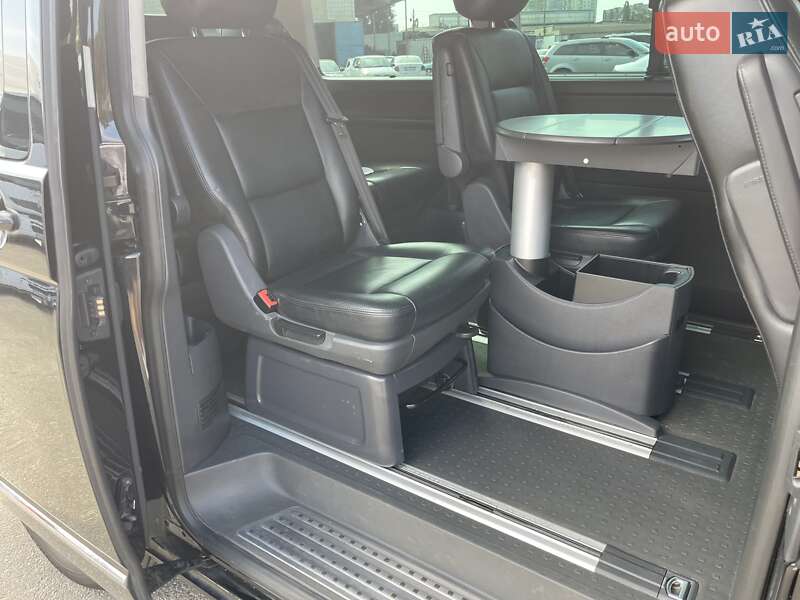 Минивэн Volkswagen Multivan 2012 в Киеве