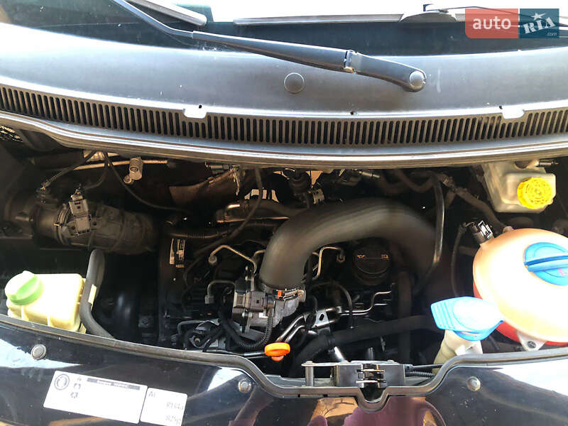 Мінівен Volkswagen Multivan 2011 в Чернігові