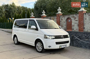 Мінівен Volkswagen Multivan 2015 в Красилові