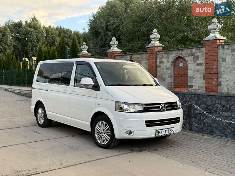 Мінівен Volkswagen Multivan 2015 в 