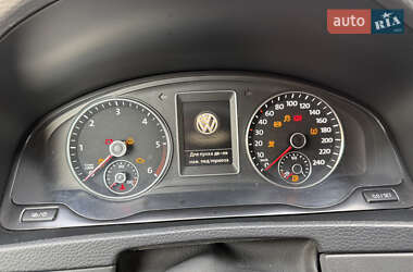 Мінівен Volkswagen Multivan 2015 в 