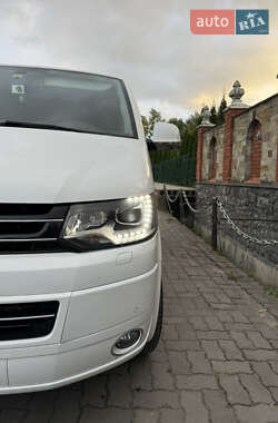 Мінівен Volkswagen Multivan 2015 в 
