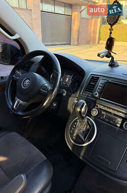 Мінівен Volkswagen Multivan 2012 в 