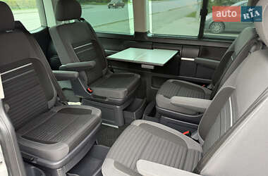 Мінівен Volkswagen Multivan 2015 в 