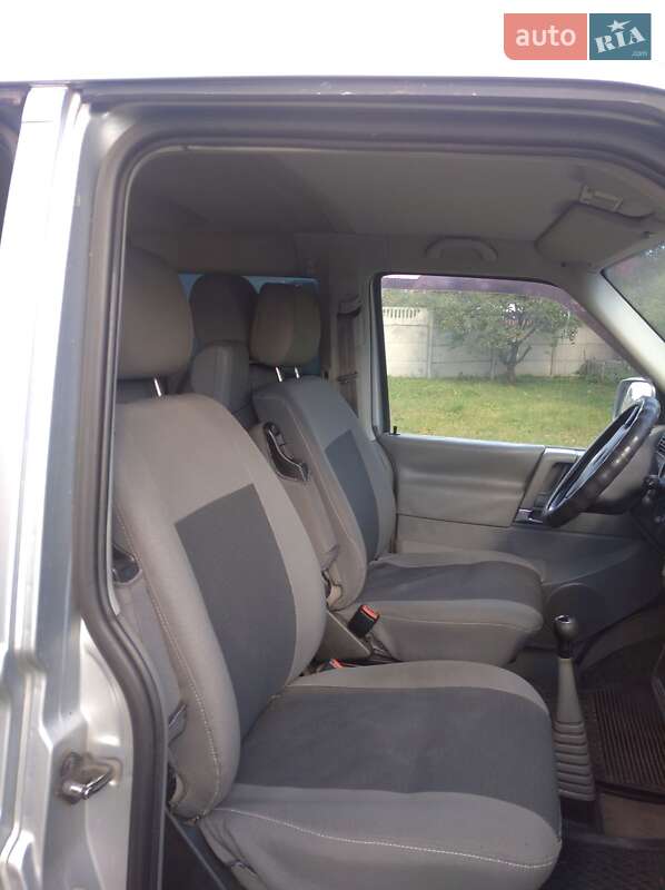 Минивэн Volkswagen Multivan 2002 в Киеве