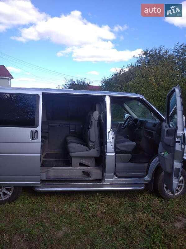 Минивэн Volkswagen Multivan 2002 в Киеве