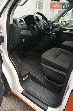 Мінівен Volkswagen Multivan 2016 в 