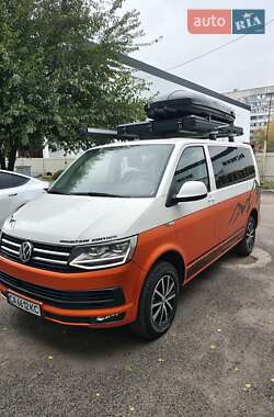 Мінівен Volkswagen Multivan 2016 в 
