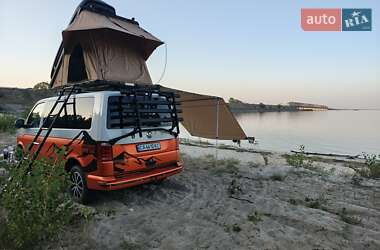 Мінівен Volkswagen Multivan 2016 в 