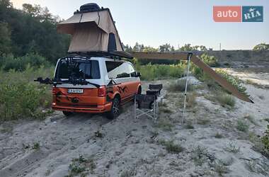 Мінівен Volkswagen Multivan 2016 в 