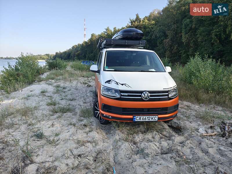 Мінівен Volkswagen Multivan 2016 в Черкасах