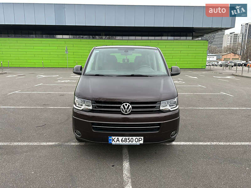 Мінівен Volkswagen Multivan 2012 в Києві