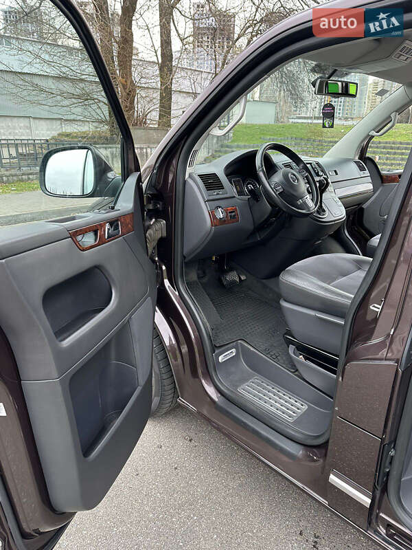 Мінівен Volkswagen Multivan 2012 в Києві