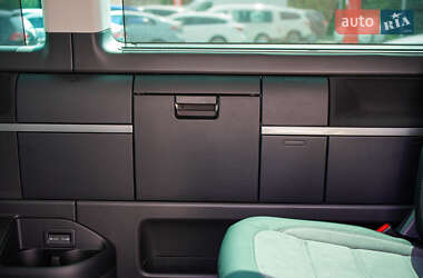 Минивэн Volkswagen Multivan 2020 в 