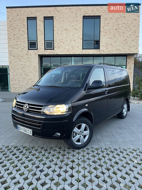 Мінівен Volkswagen Multivan 2011 в Хмельницькому