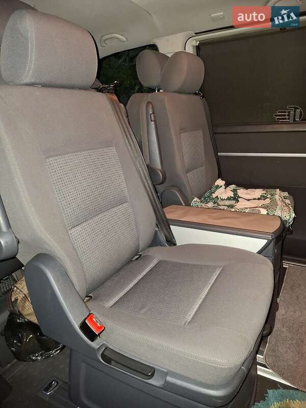 Мінівен Volkswagen Multivan 2005 в Дніпрі