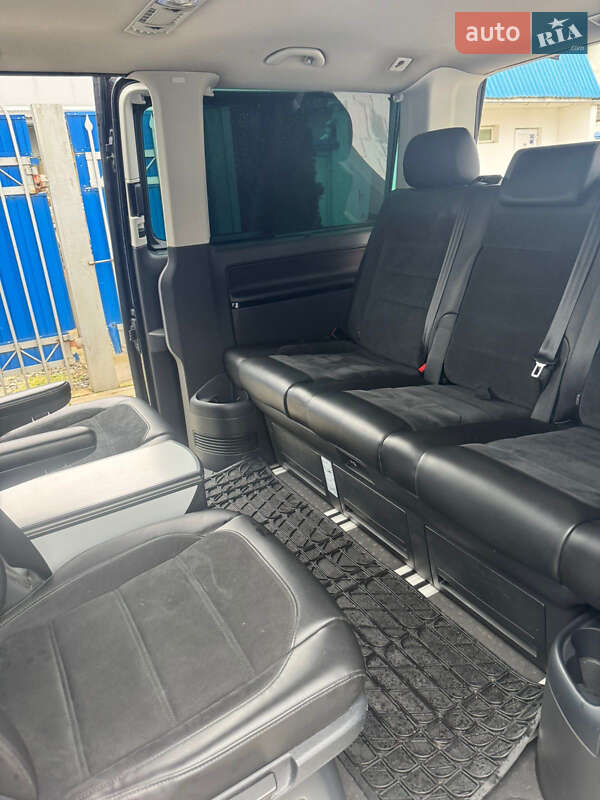 Минивэн Volkswagen Multivan 2016 в Виноградове