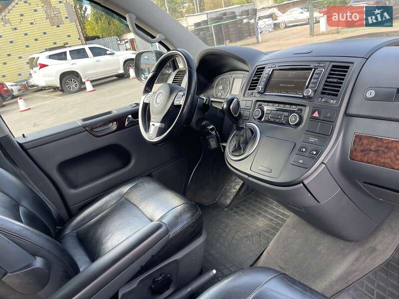 Мінівен Volkswagen Multivan 2012 в Києві