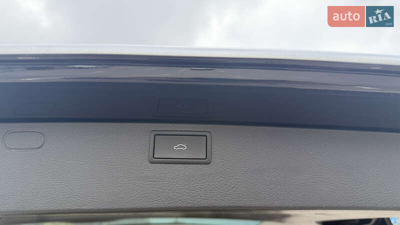 Мінівен Volkswagen Multivan 2020 в Києві